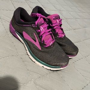 Brooks shoes